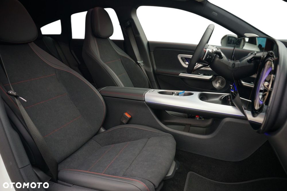 Mercedes-Benz CLA 220 mHEV 4-Matic 8G-DCT - 10