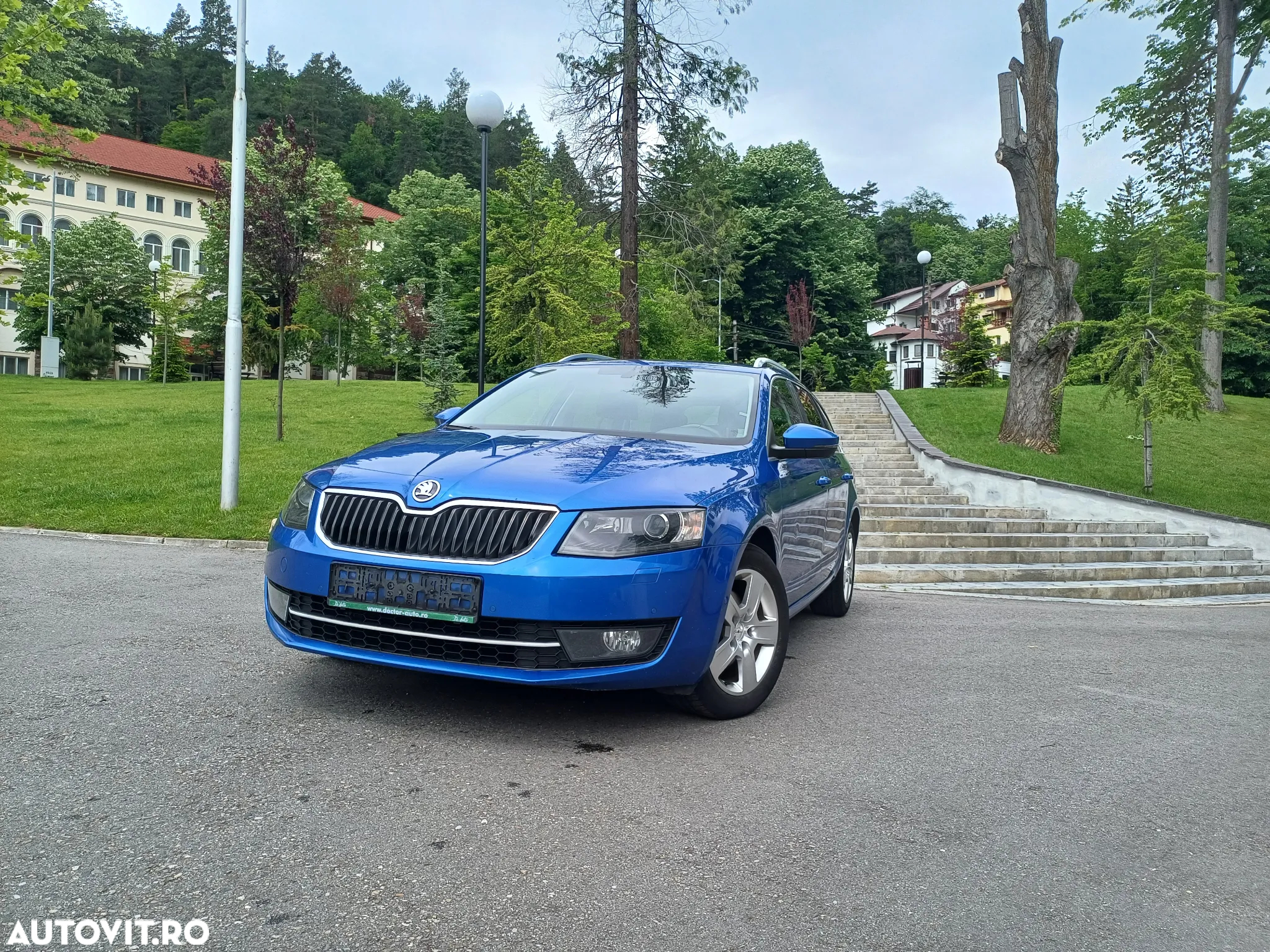 Skoda Octavia Combi Diesel 2.0 TDI Style - 2