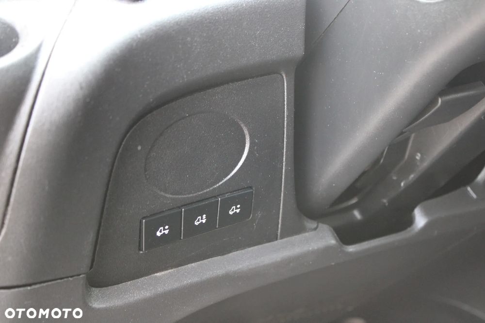 Iveco Daily 72C15 72C18 Skrzynia ładunkowa Aluminiowe ściany Winda BAR 1500 kg Przebieg tylko 159 000 km Import Niemcy 65C 70C 50C 35C - 9