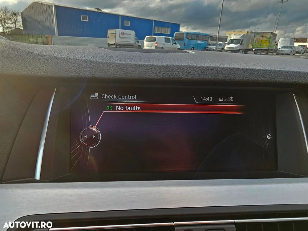 BMW Seria 5 520d Touring Aut. - 33