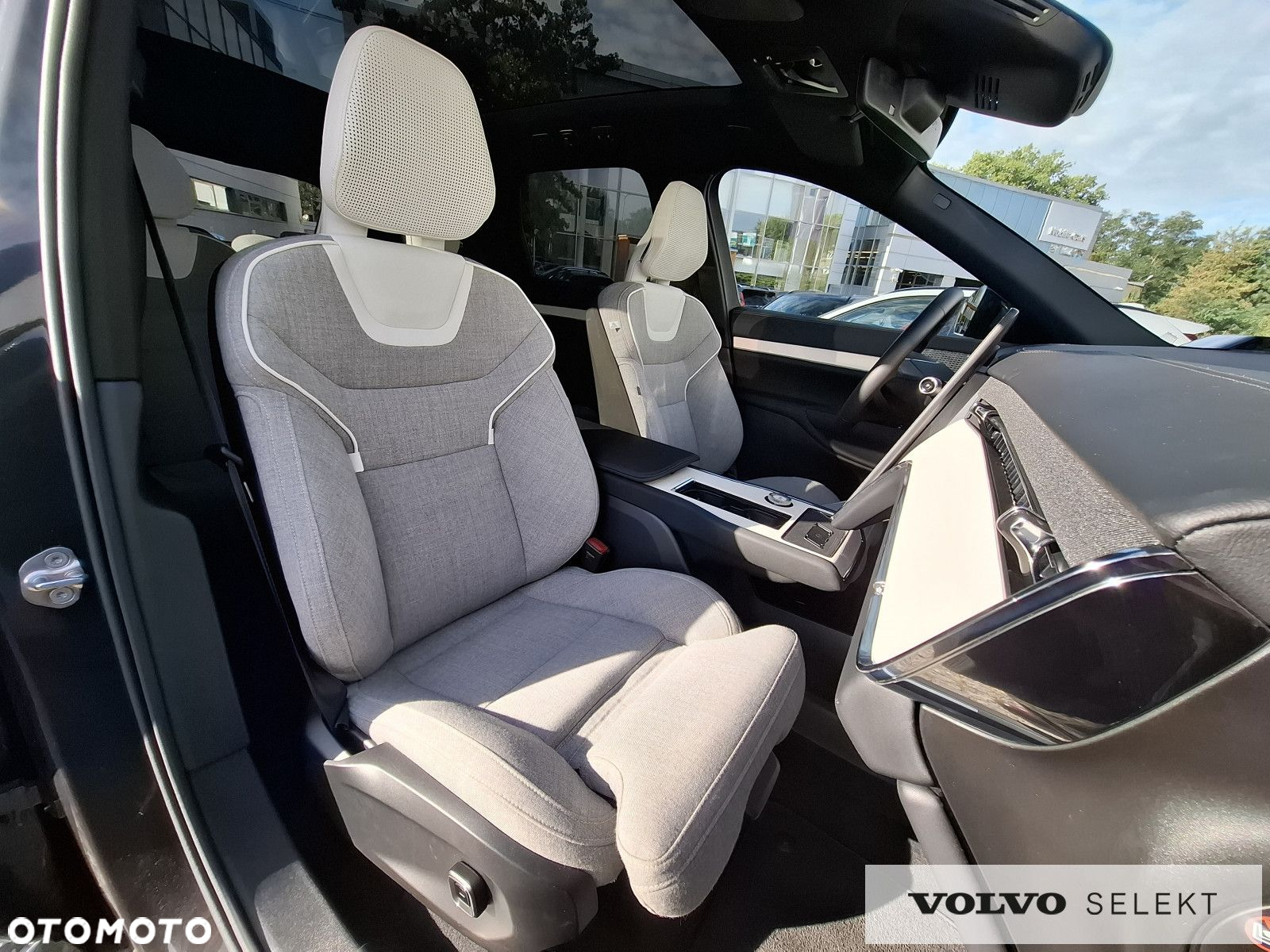 Volvo EX90 - 11