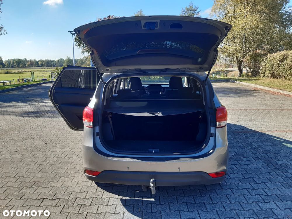 Kia Carens 1.7 CRDi 115 Dream Team Edition - 13
