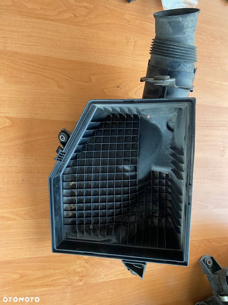 OBUDOWA FILTRA POWIETRZA BMW E61 757146401