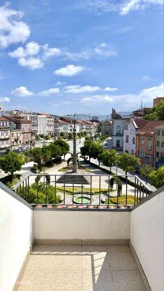 Arrendo T2 Avenida Central