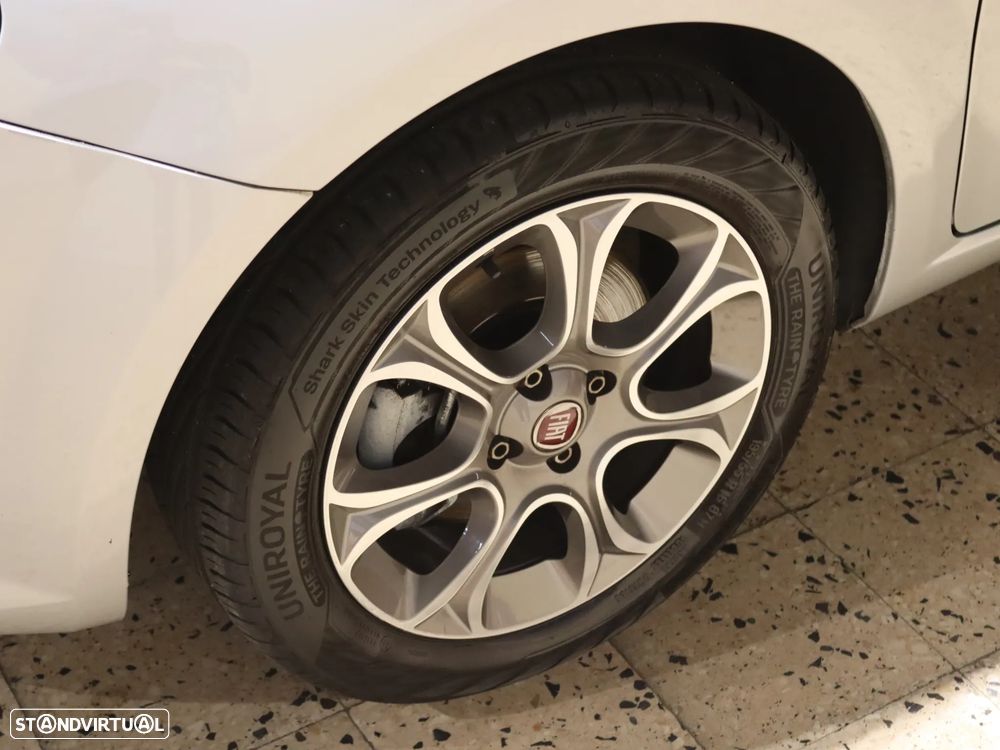 Fiat Punto 1.3 M-Jet Lounge S&S - 26
