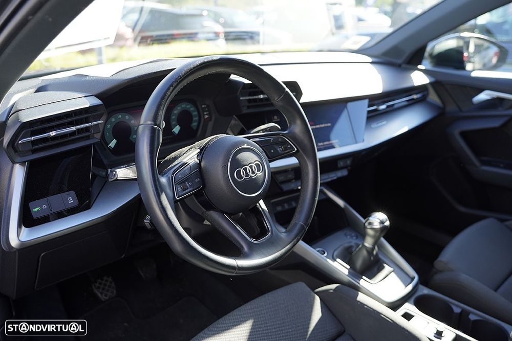 Audi A3 Limousine 30 TFSI S line - 4