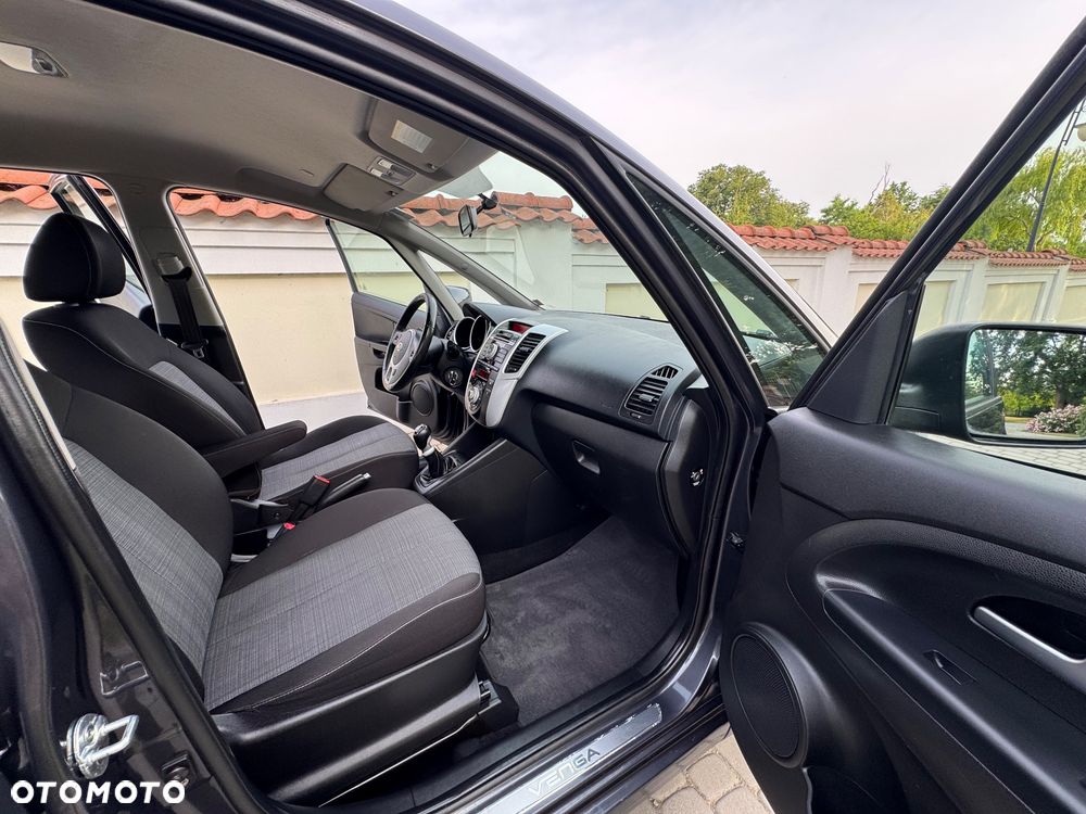 Kia Venga - 24