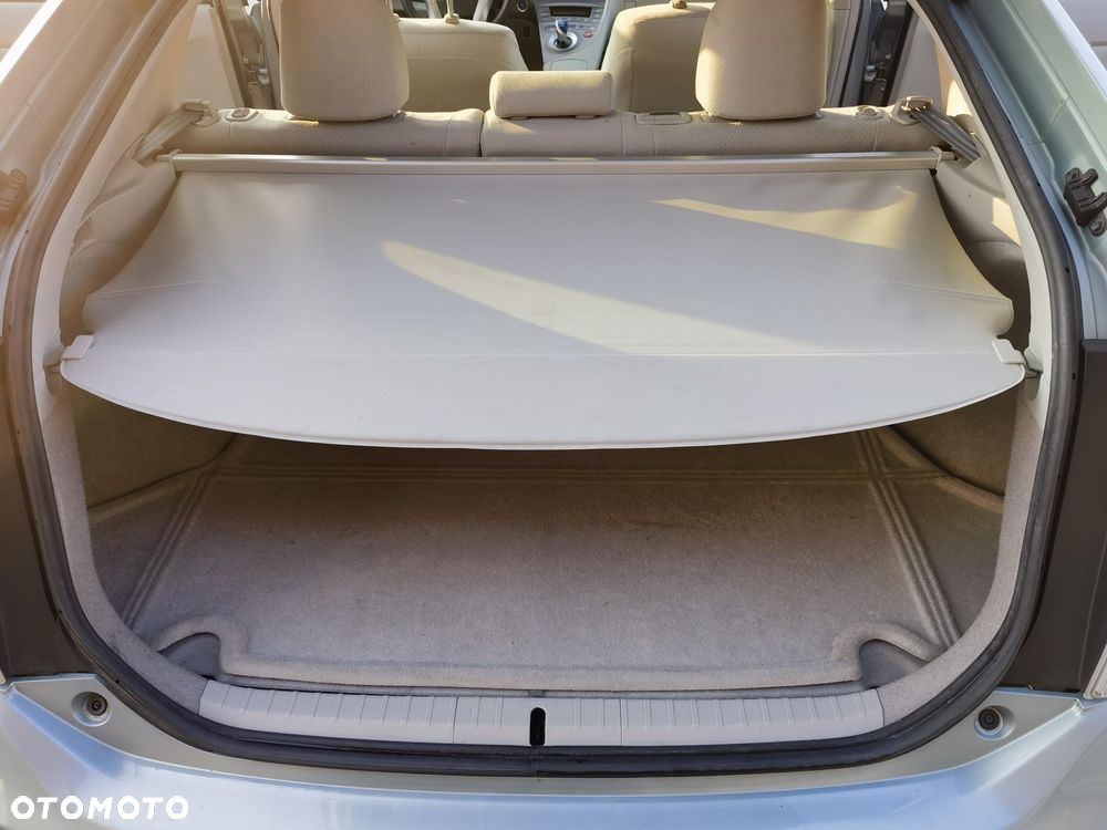 Toyota Prius (Hybrid) Comfort - 22