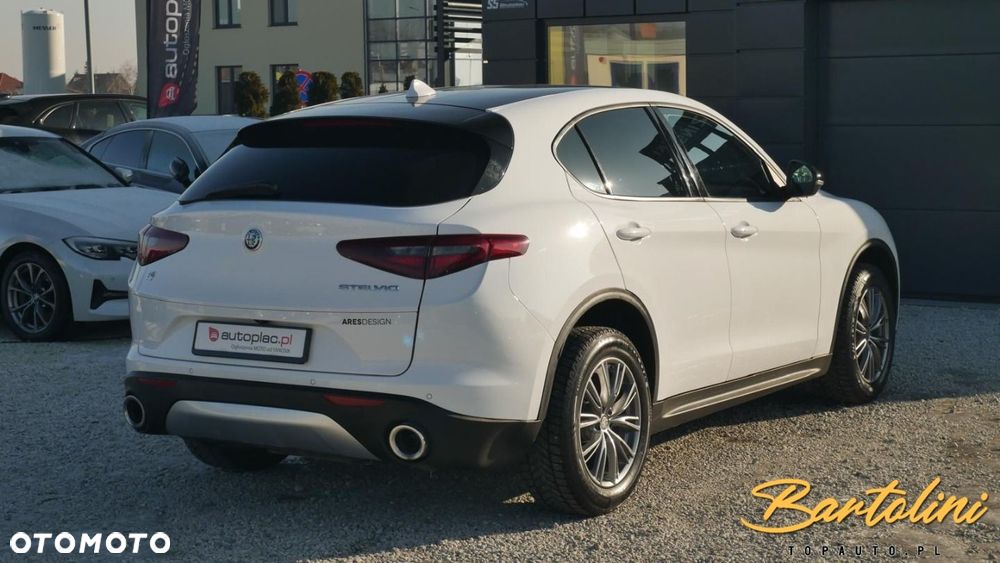 Alfa Romeo Stelvio - 7