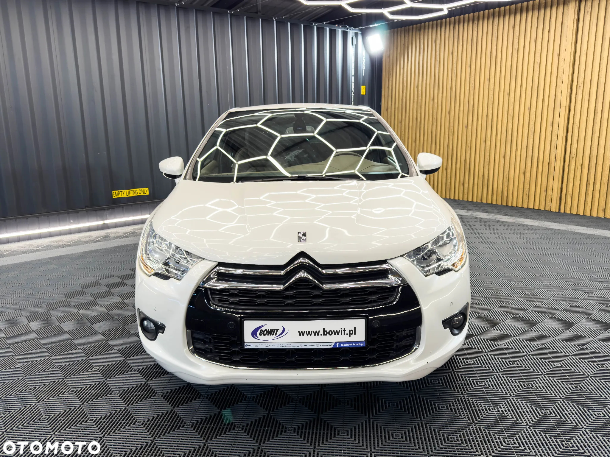 Citroën DS4 HDi 115 Chic - 16
