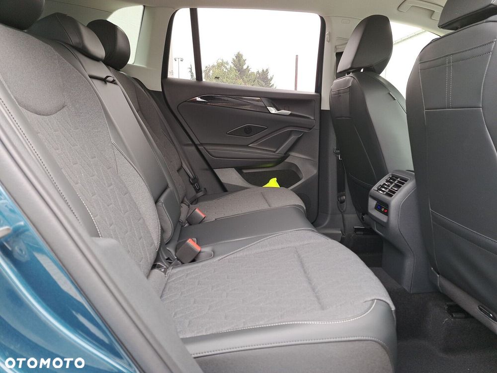 Volkswagen Tiguan - 25