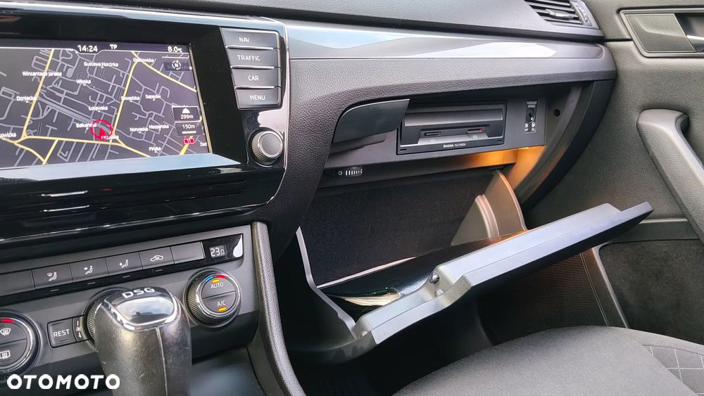 Skoda Superb 1.6 TDI DSG Ambition - 8