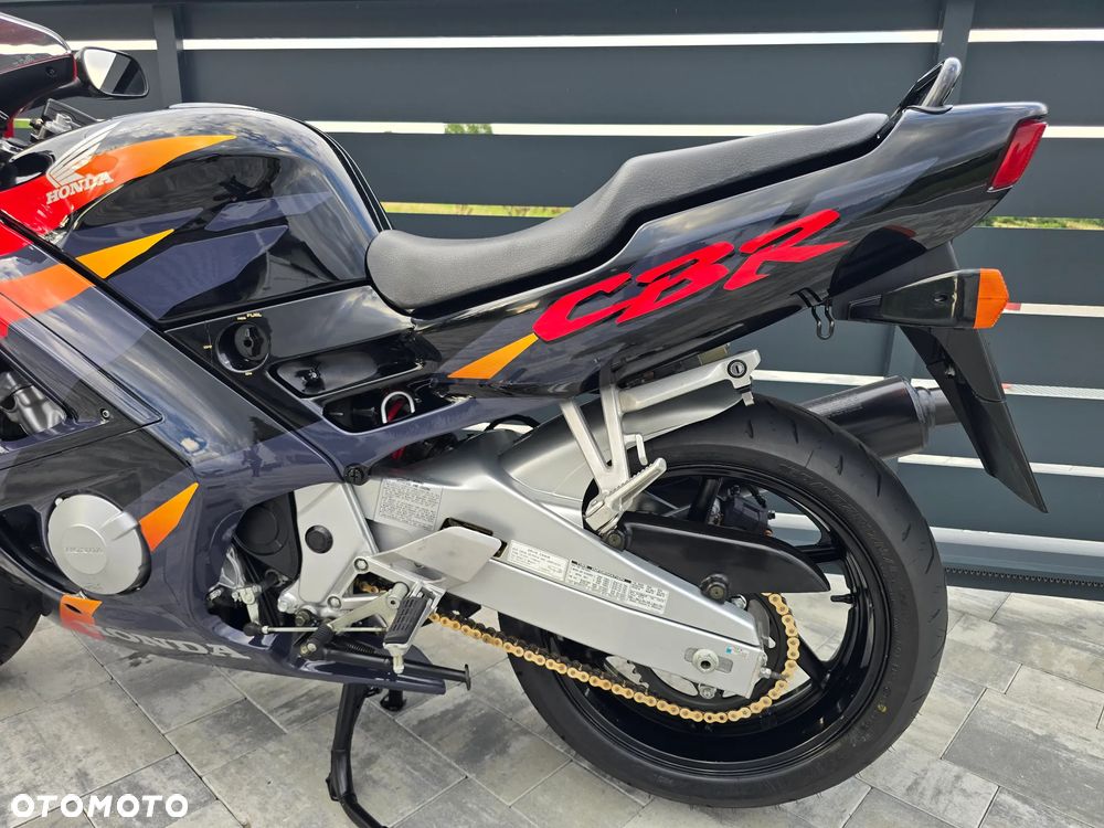 Honda CBR - 12