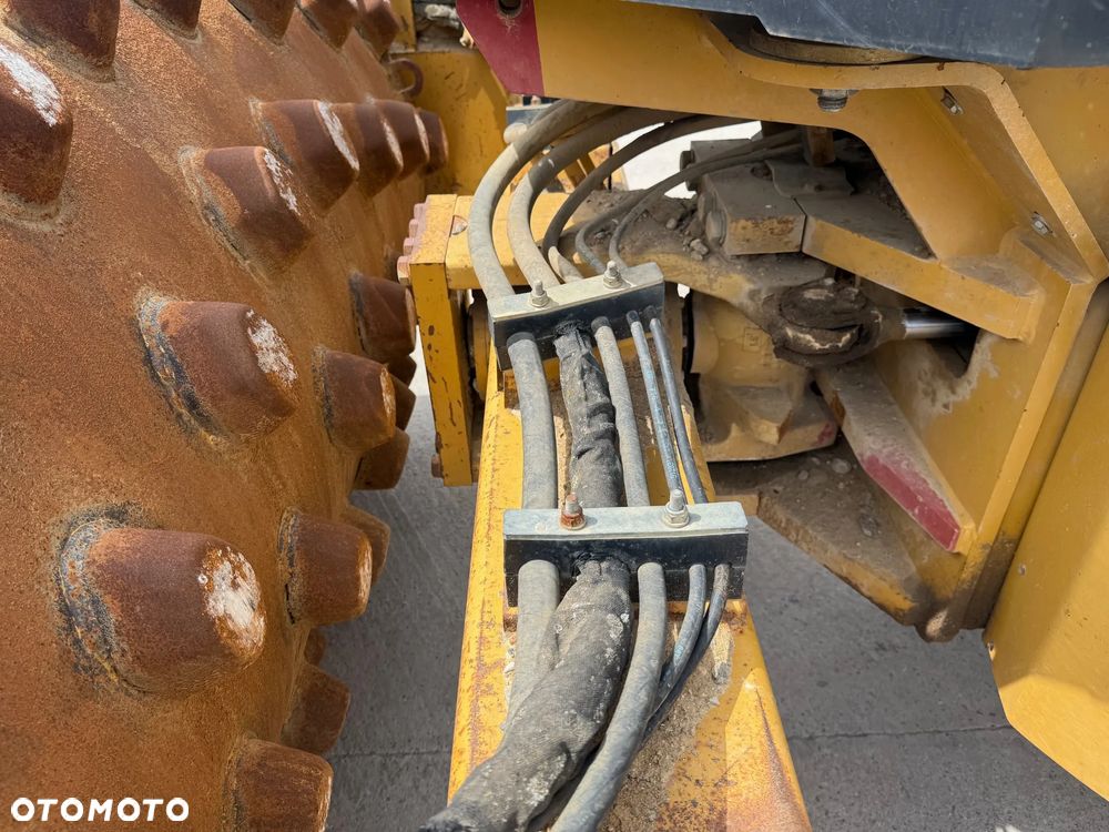 Caterpillar CS 573E ,Walec + Płaszcz Kołkowy - 18