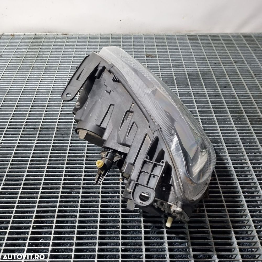 Far Dreapta Dacia Duster II 2018 - 2021 SUV 4 Usi (1473) Fara xenon - 3