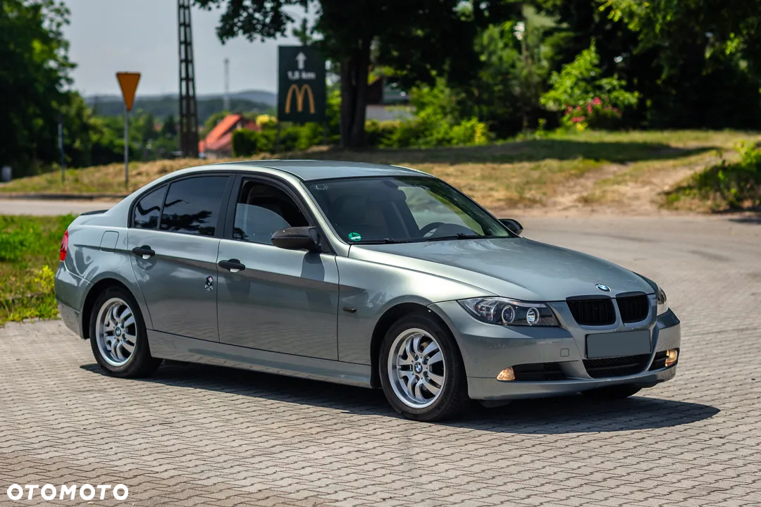 BMW Seria 3 320i - 14