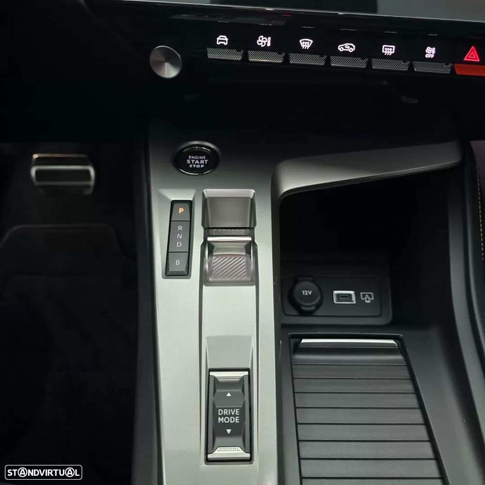 Peugeot 408 1.6 Hybrid GT e-EAT8 - 31