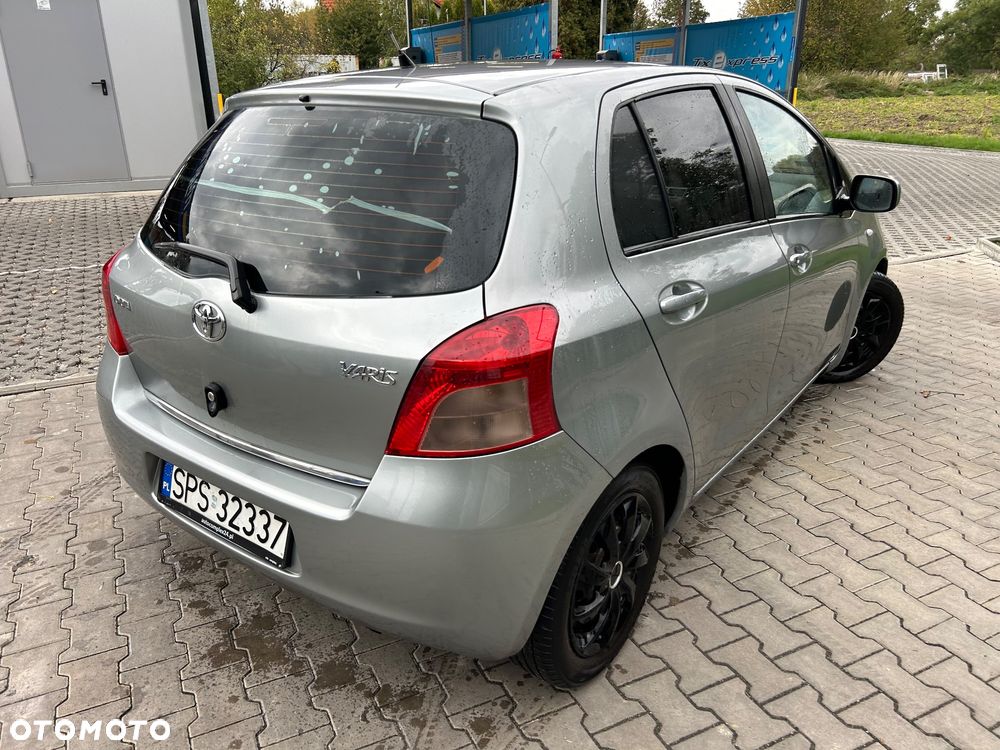 Toyota Yaris 1.3 VVT-i Cool - 18