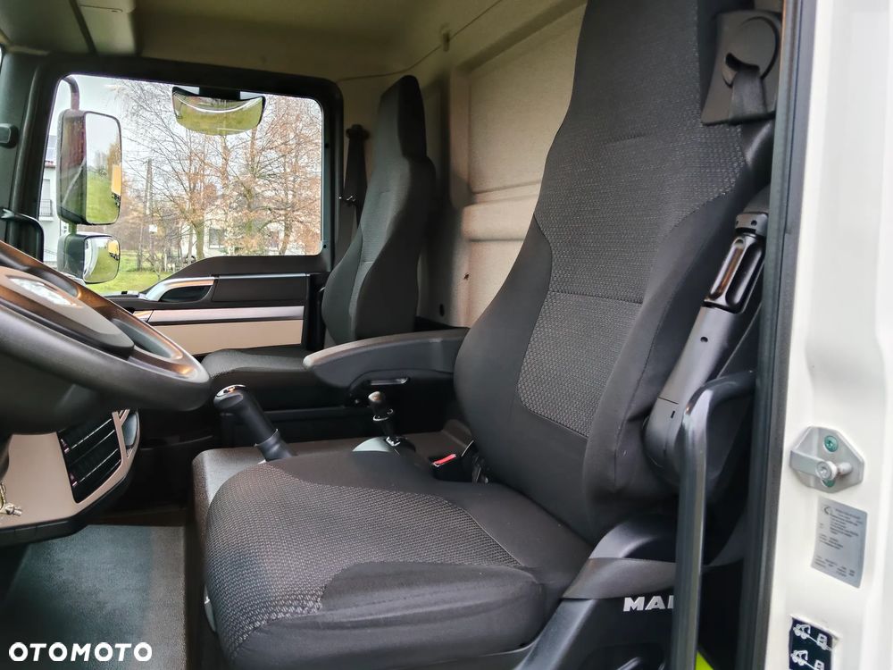 MAN TGL 220 - 25