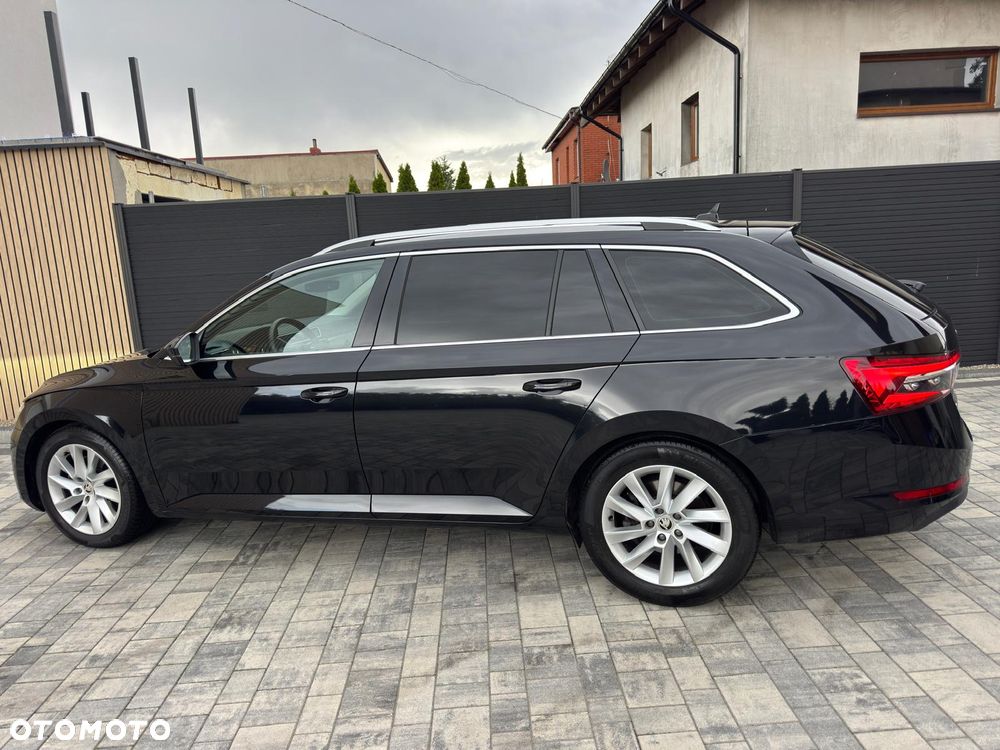 Skoda Superb 2.0 TDI SCR Style DSG - 4
