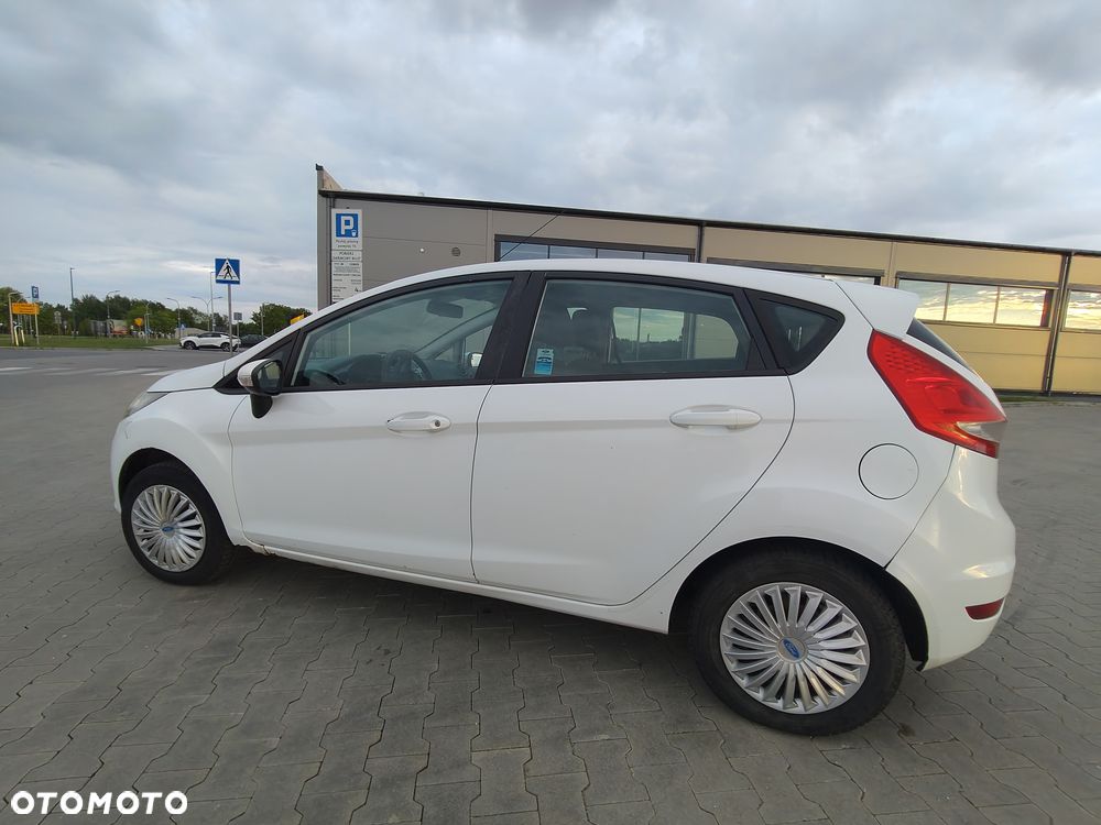 Ford Fiesta 1.4 TDCi Ambiente - 9
