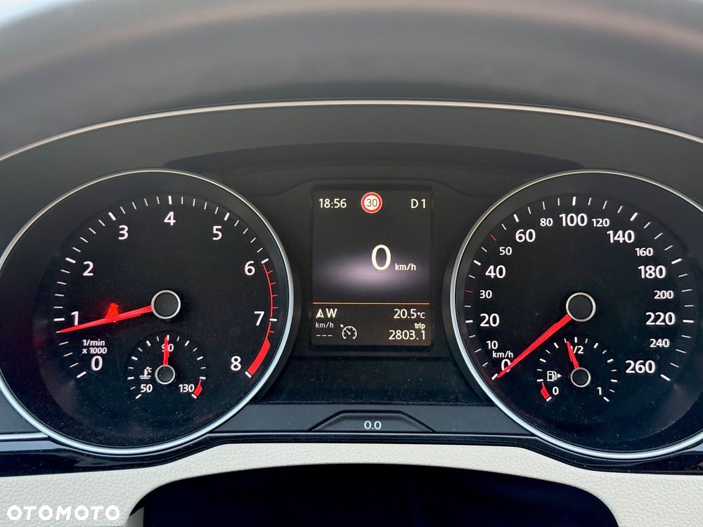 Volkswagen Passat - 13