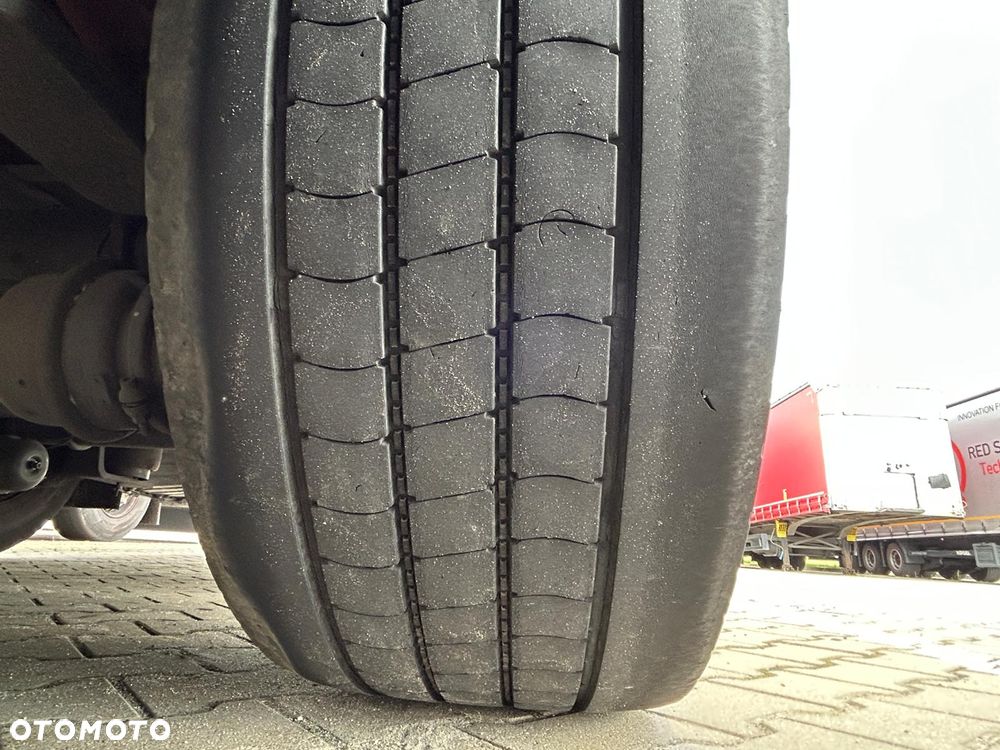 Schmitz Cargobull SCS Mega Varios; dach podnoszony; koła 385/55 R22,5 - 7