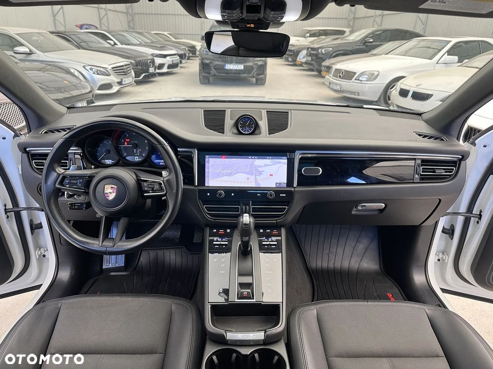 Porsche Macan T - 6
