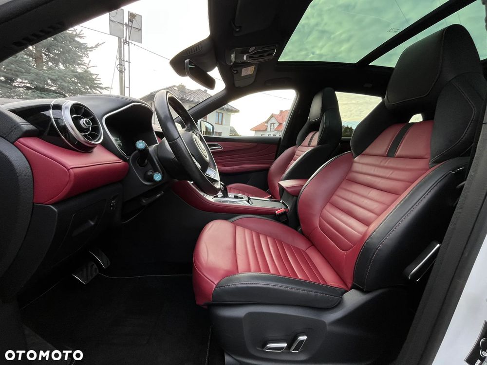 MG EHS Luxury - 17