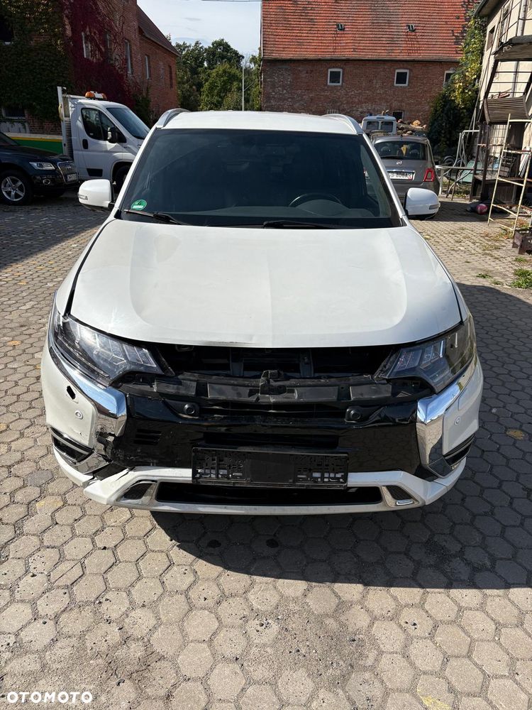 Mitsubishi Outlander 2.4 4WD Plus - 14