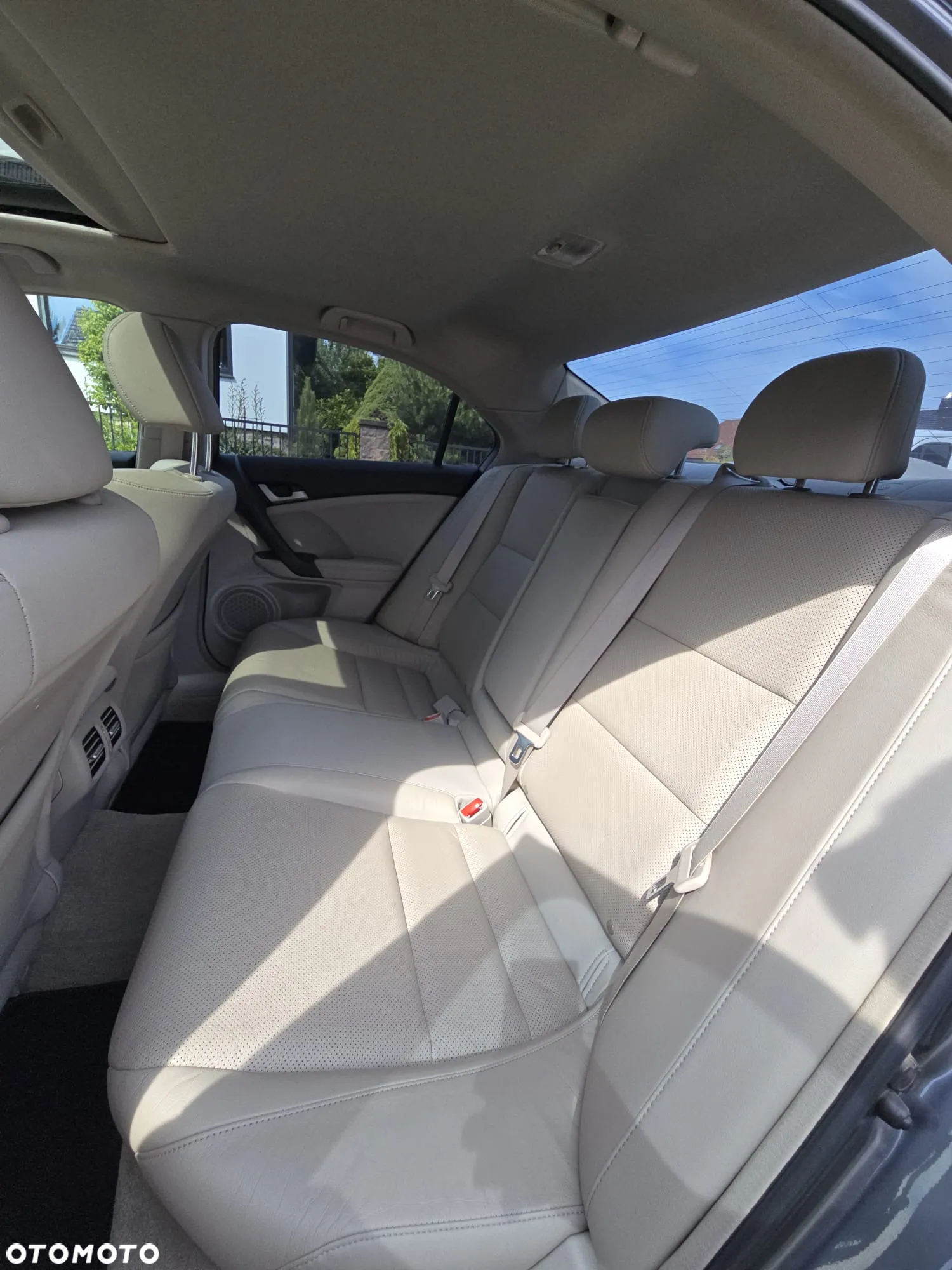 Honda Accord 2.0 Executive - 16