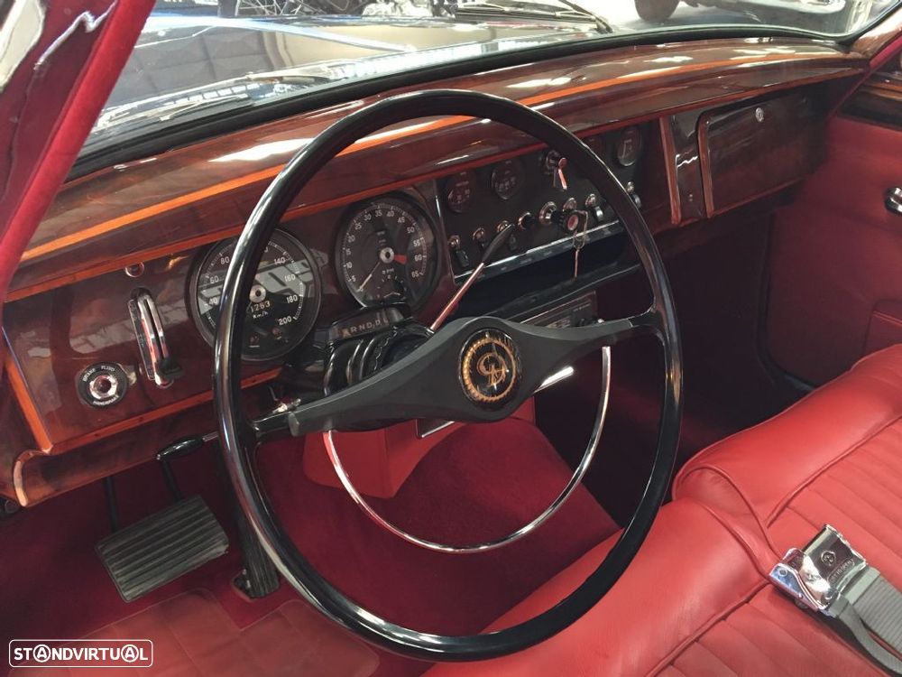 Daimler Double Six - 2