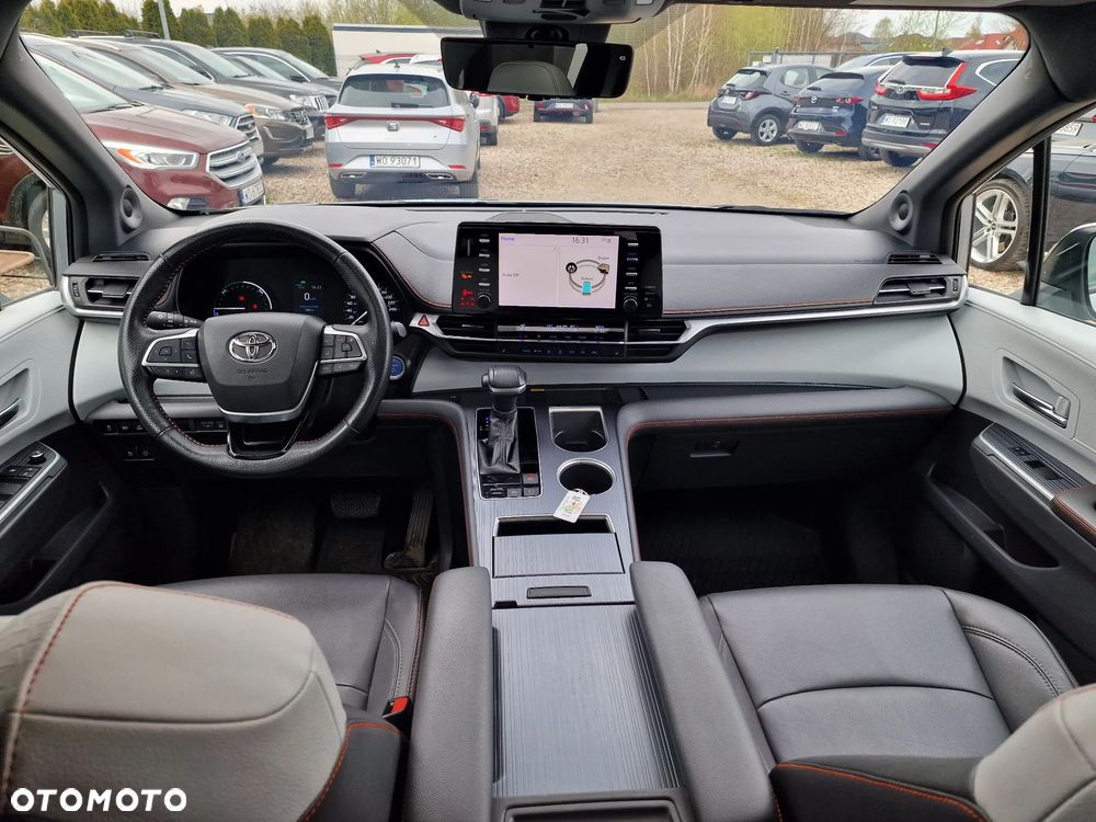 Toyota Sienna - 24