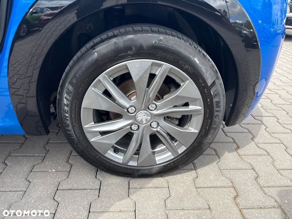 Peugeot 208 50kWh Allure - 11