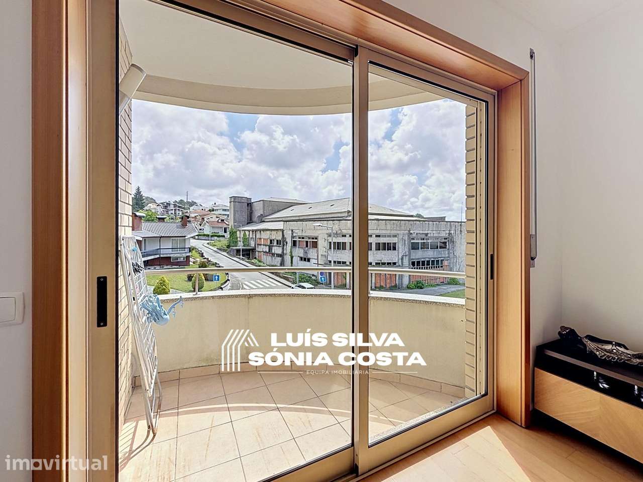 Apartamento T2 c/ Varanda, Garagem, Elevador & Arrumos – Centro... - Grande imagem: 3/29