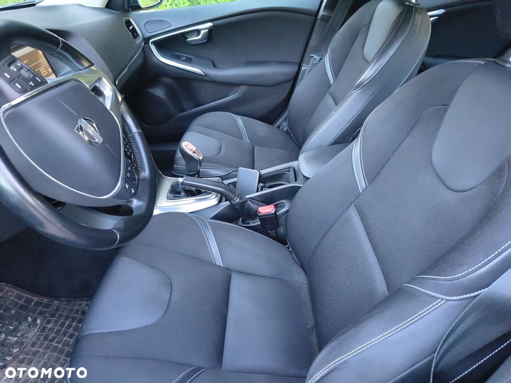 Volvo V40 D2 - 7