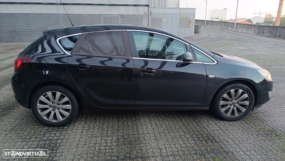 Opel Astra 1.7 CDTi Cosmo - 4