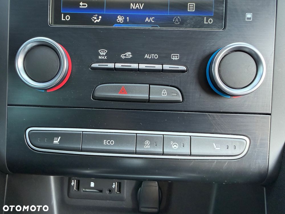 Renault Megane ENERGY TCe 160 EDC BOSE EDITION - 17