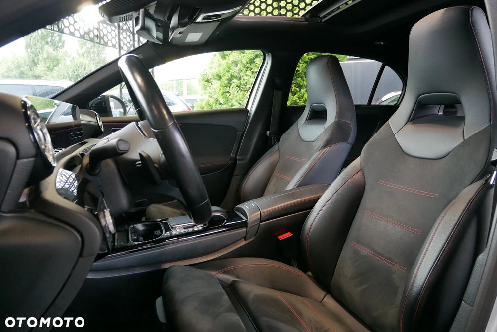 Mercedes-Benz Klasa A 250 4-Matic AMG Line 7G-DCT - 12