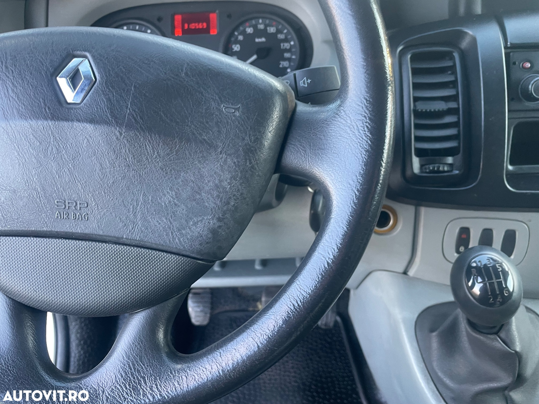 Renault Trafic 2.0 dCi 114 Cp Lung - 9