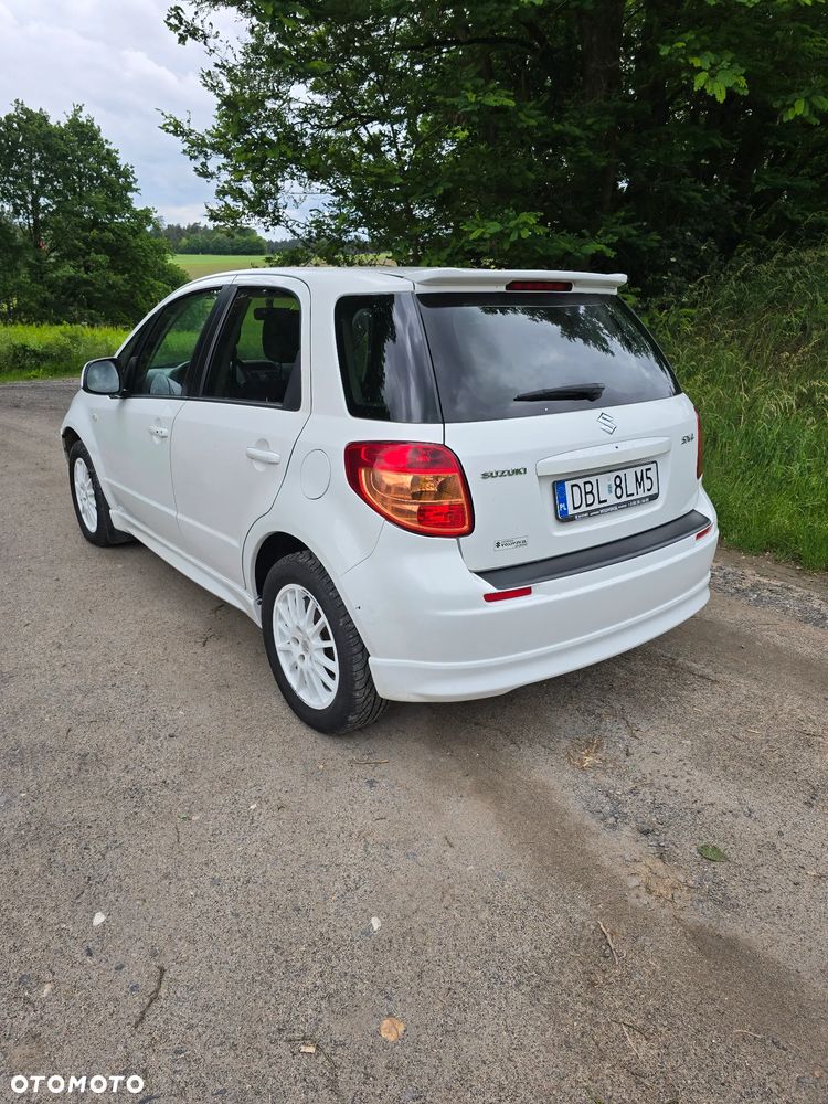 Suzuki SX4 1.6 GS / Premium - 3