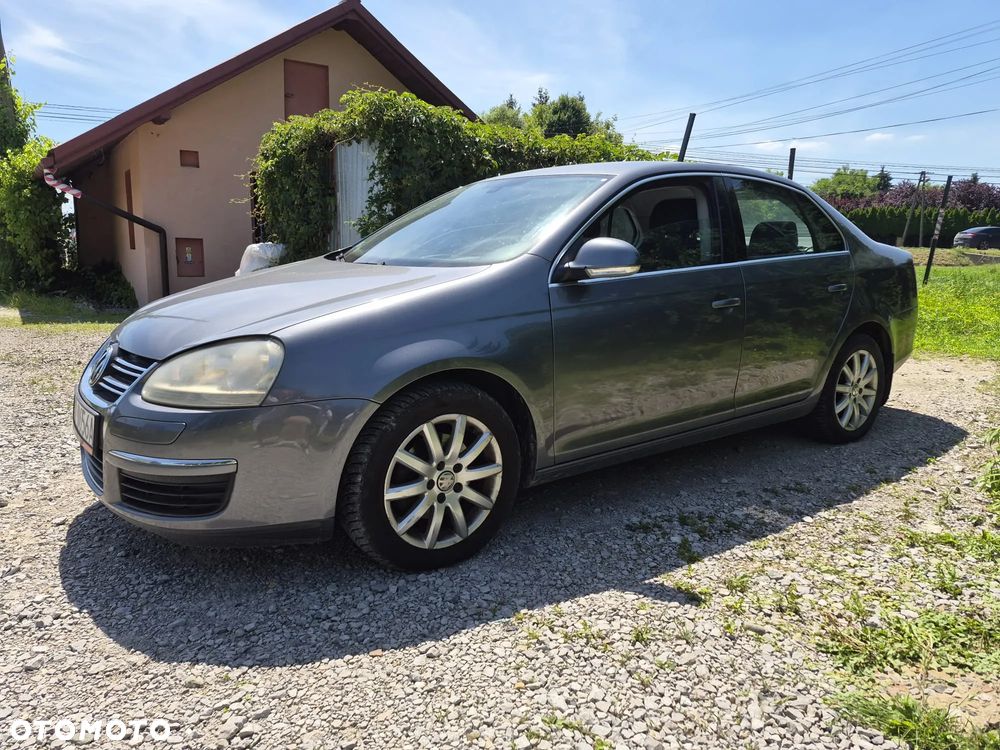 Volkswagen Jetta 2.0 TDI DPF Freestyle - 2