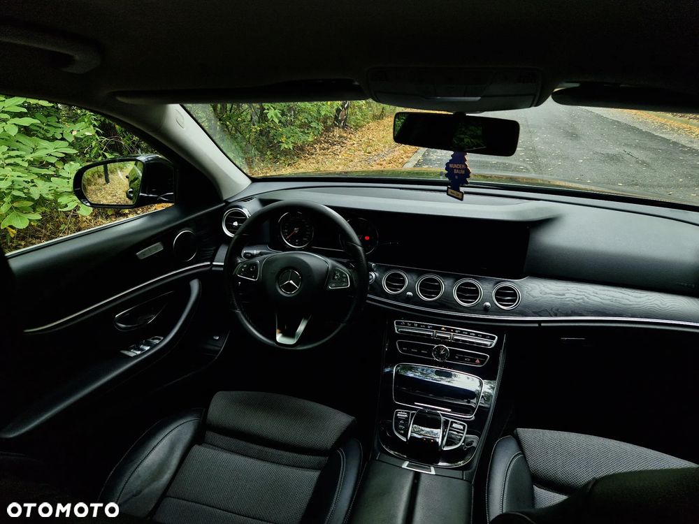 Mercedes-Benz Klasa E 220 d 4-Matic Business Edition 9G-TRONIC - 19