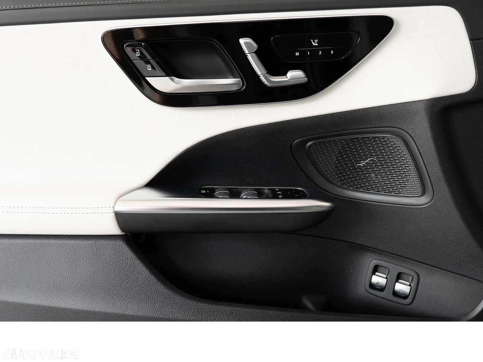 Mercedes-Benz C 300 e 4Matic 9G-TRONIC AMG Line - 17
