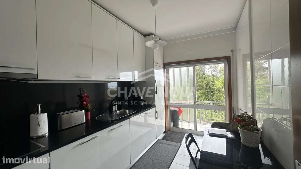 PS - Apartamento T3 com excelente área e garagem Box - Grande imagem: 2/18