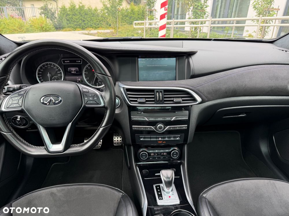 Infiniti Q30 2.0t DCT AWD Sport City Black - 29