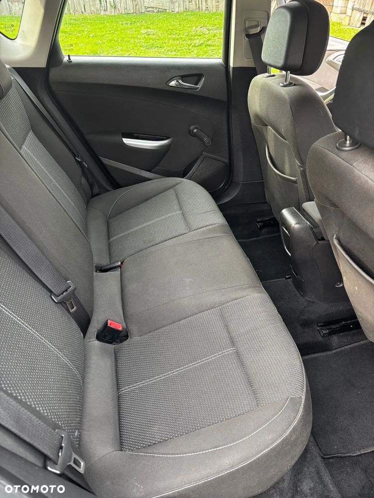 Opel Astra 1.4 Turbo Cosmo - 11