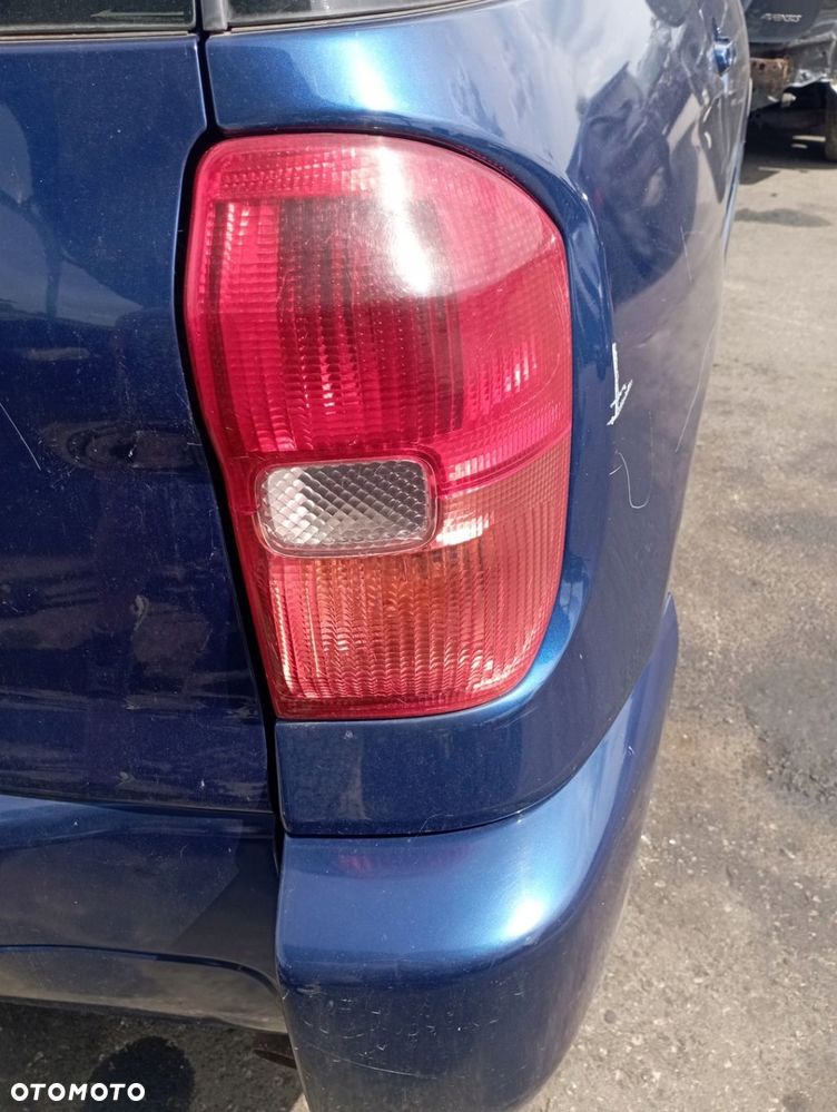 TOYOTA RAV4 II 3D LAMPA PRAWA TYŁ TYLNA EU - 1