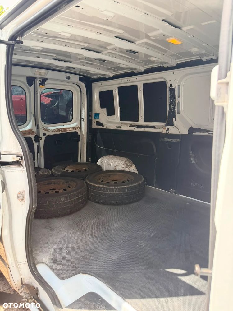 Opel Vivaro - 32