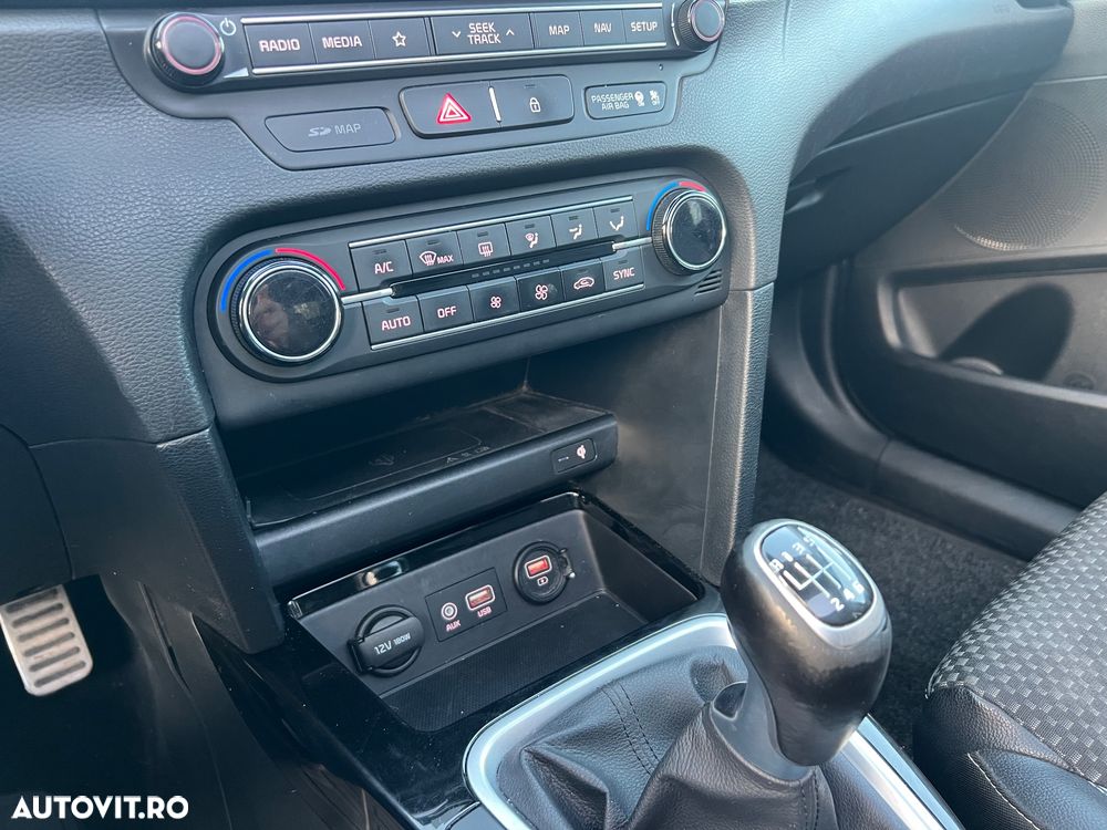 Kia Ceed 1.6 CRDi Eco-Dynamics+ (48V Mild-Hybrid) Edition 7 - 17